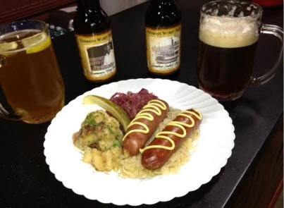 Bratwurst plate with beer